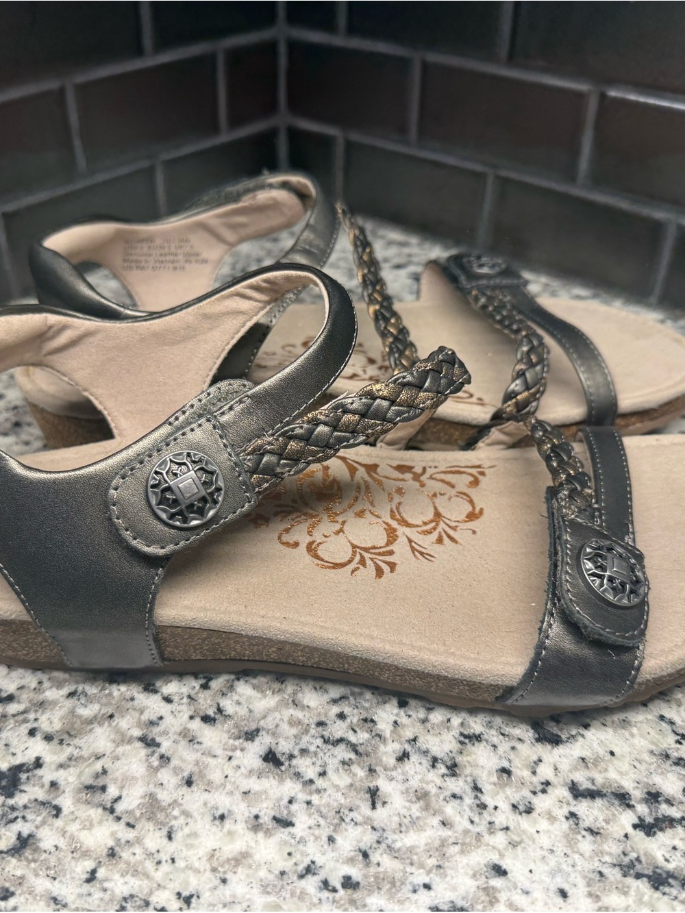 Aetrex Women's Metallic Pewter Braided Strap Sandals, size 9 - Picture 3 of 12
